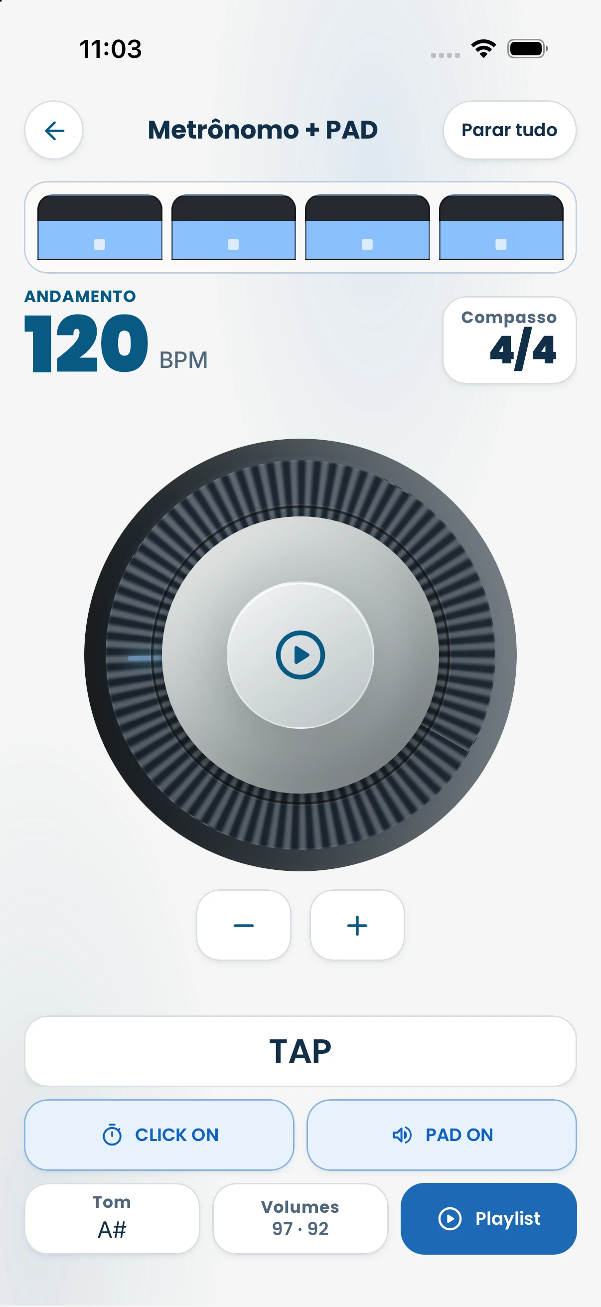 Print atual de Metrônomo + PAD no iPhone 17: controles de BPM, compasso, click, PAD, tom e playlist.